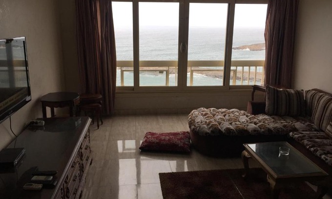 Ar-Raml 1 Apartment | 2 Gleem SeaView