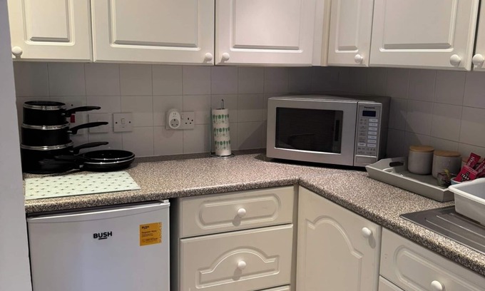 Derby Apartment | 2 Guests - Free Parking - 6min to Derbion Centre