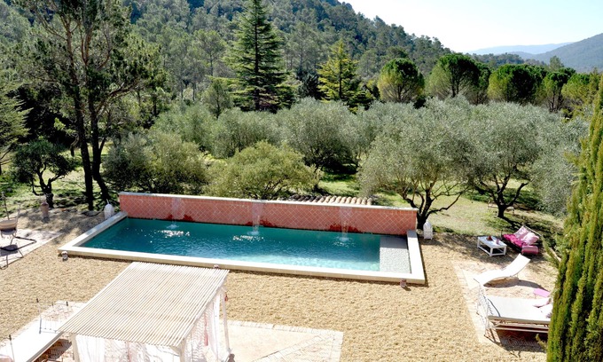 La Roquebrussanne House | 2-hectare estate in Provence with large heated swimming pool for 7 people.