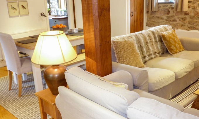 South Molton Cottage | 2 HUXTABLES, pet friendly, character holiday cottage in North Molton