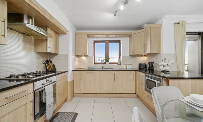 Newport Pagnell Condo | (2) Laxfield Drive - 3 bed, 2 Bath Apartment