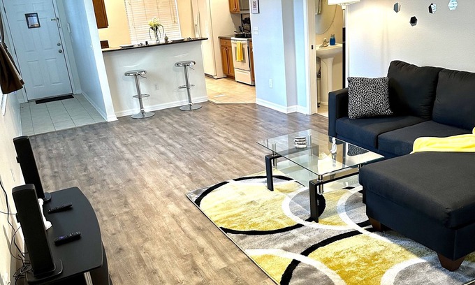 Port Tampa City House | 2 Level Home Central