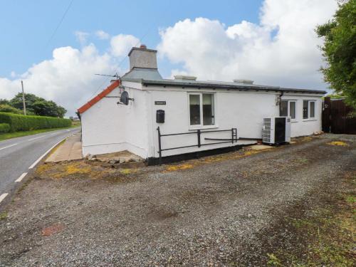 Ty Croes House | 2 Llainwen