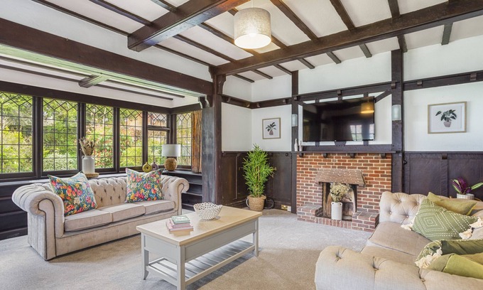Poole House | 2 Luxury Houses - HOT TUB - 24ppl - Near Sandbanks