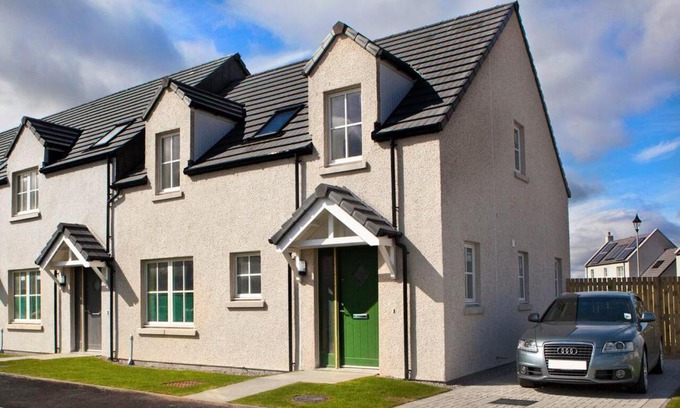 Dornoch House | 2 Mackay Road