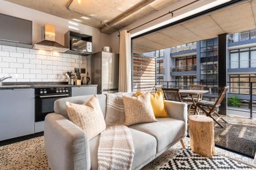 West Beach Apartment | 2 Manhattan On Coral