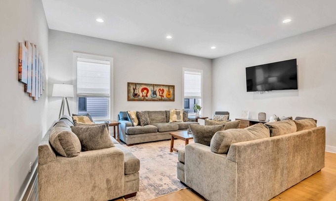 Hadley - Washington House | 2 Massive Nashville Homes - Stunning Downtown View