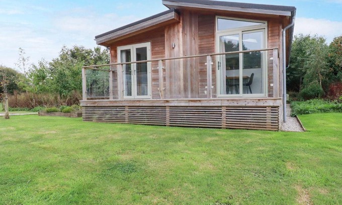 Dobwalls House | 2 Meadow Retreat