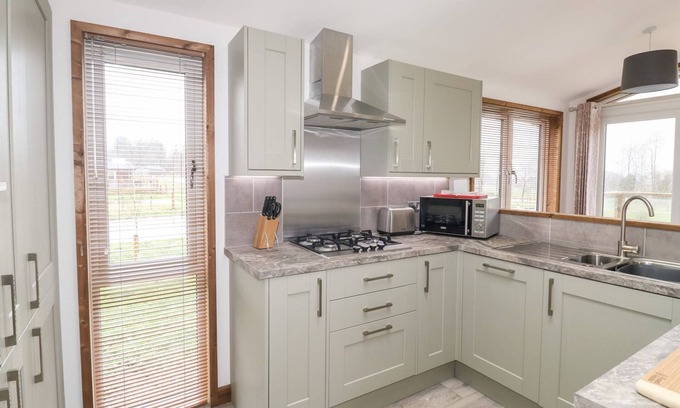 Dobwalls Cottage | 2 Meadow Retreat