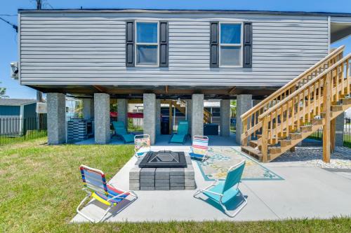Sunny Shores House | 2 Mi to Anna Maria Island Newly Built Home!