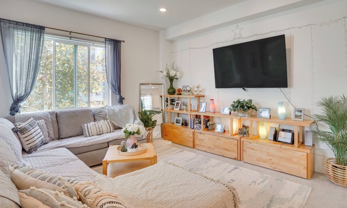 Platinum Triangle House | 2 Mi to Disney: Townhome in Anaheim