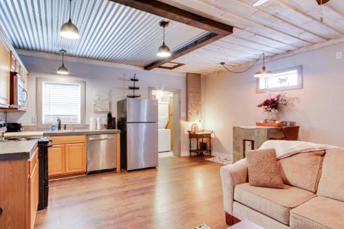 Greenwood Apartment | 2 Mi to Self Regional MC Updated Apartment