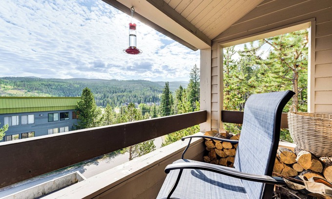 Winter Park Condo | 2 Mi to Winter Park Slopes: Mtn-View Condo!