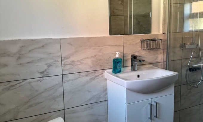 Manchester Apartment | 2 Miles from Manchester city centre, AO arena, Man City, COop Arena, Heaton Park