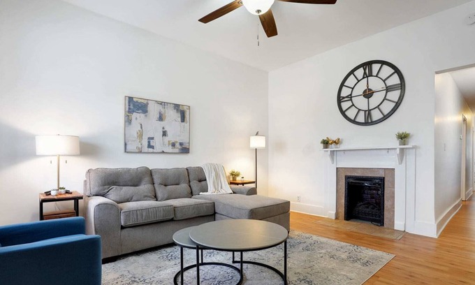 South Louisville House | 2 mins 2 Derby~Newly Renovated~Spacious
