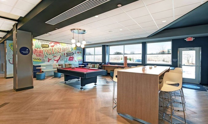 South Portland House | 2 Modern Rooms Perfect for a Relaxing Family Getaway - Next to the Airport