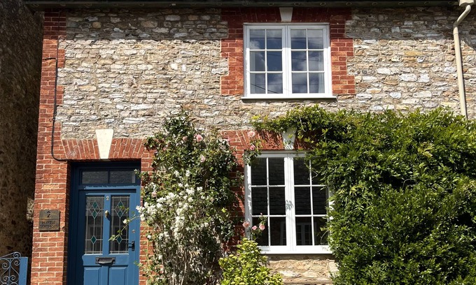 Honiton Cottage | 2 MYRTLE COTTAGES, pet friendly, with open fire in Stockland