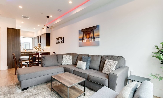 Mid City Villa | 2 New Luxury Modern 3 story homes