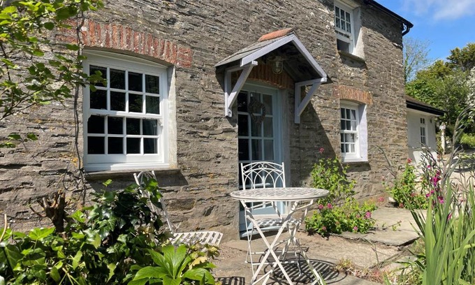 Rock House | 2 Penmayne Cottage