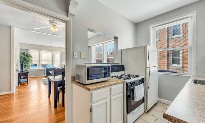Southwest Garden House | 2 private suites, 2 full kitchens - 2nd floor