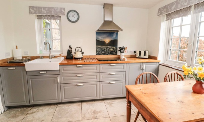 Bellingham Cottage | 2 Redeswood Cottages