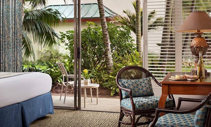 Crown Point Hotel | 2 Resort Studio Queens, Catamaran Resort, Waterfalls, Easy Access to SeaWorld
