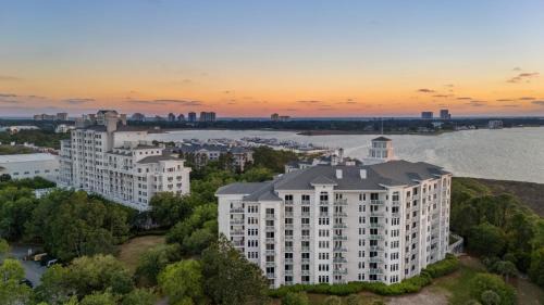 Baytowne Wharf House | 2 Resort Studios by AvantStay Sleeps 8 Pool Shuttle Tennis Near Baytowne Beach