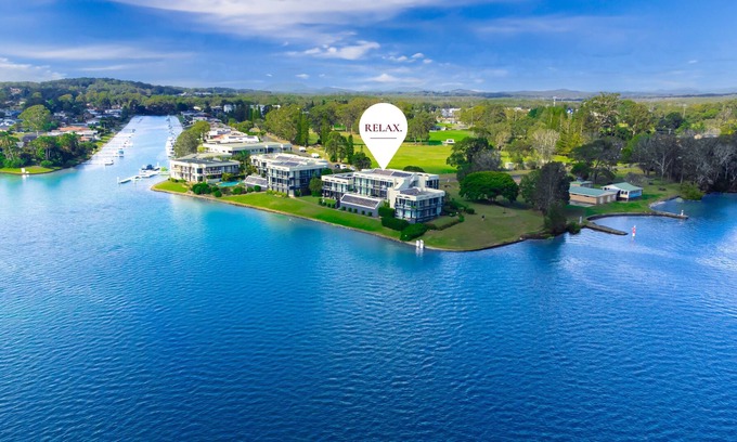 Port Macquarie Apartment | 2 Riana Moorings - Luxury Waterfront Apartment