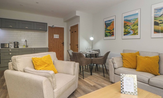 Stoney Middleton Cottage | 2 ROCK MILL HOLIDAY APARTMENTS, pet friendly, with a garden in Calver