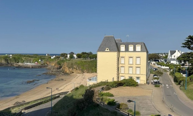 Le Pouldu Apartment | 2-room apartment 35 m² T2 with sea view Plage des Grands Sables at your feet!