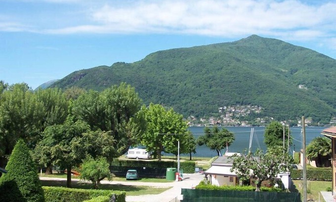 Maccagno Apartment | 2-room apartment only 100 m from the beach and the lake promenade