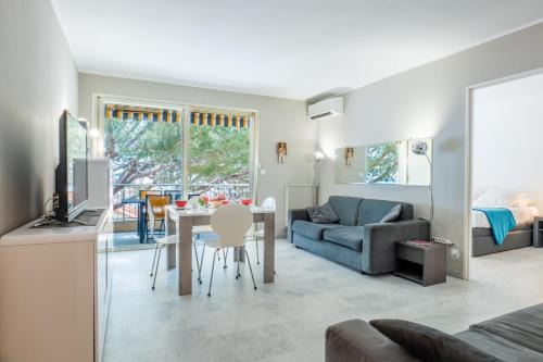 Pointe Croisette Apartment | 2-Room Apartment with Terrace Sea View