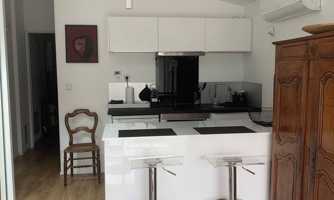Gradignan Bed & Breakfast | 2 rooms on garden level with direct access to garden, swimming pool and barbecue