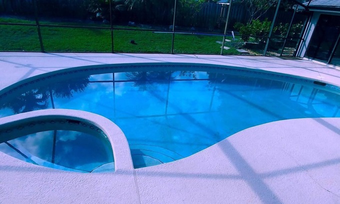 North River Shores Apartment | 2 rooms + Private Pool. & so close to all. Quiet, Beach, golf, shops, .
