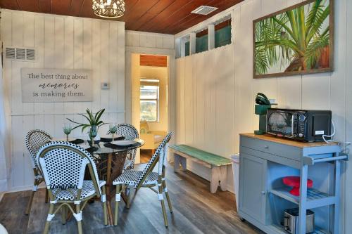 Treasure Island House | 2 - Seahorse Cottages - Parakeet