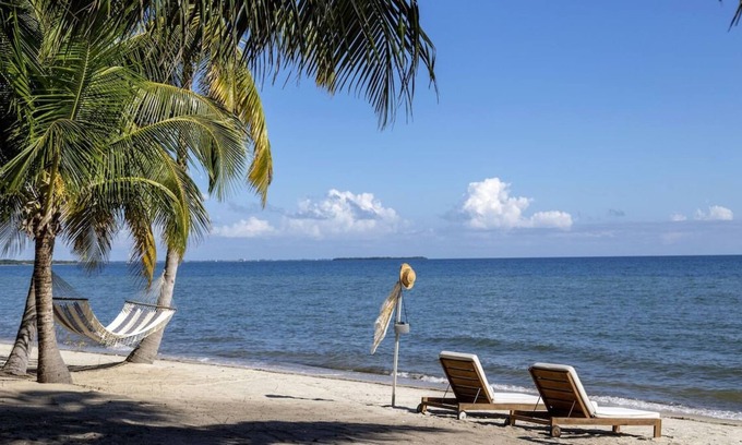 Plantation House | 2 Spacious Units, Onsite Pool, Free Airport Shuttle, Free Parking