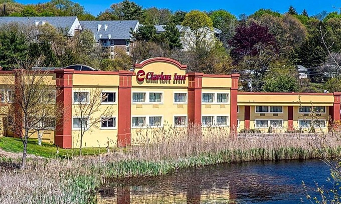 New London Hotel | 2-Star Hotel ∙ Clarion Inn New London/ Mystic
