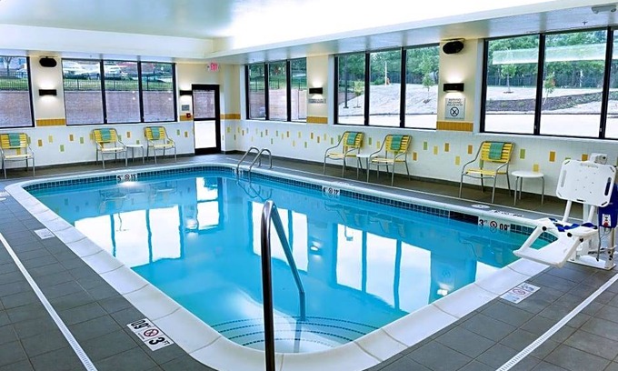 West Omaha Hotel | 2-Star Hotel ∙ Fairfield Inn & Suites by Marriott Omaha West
