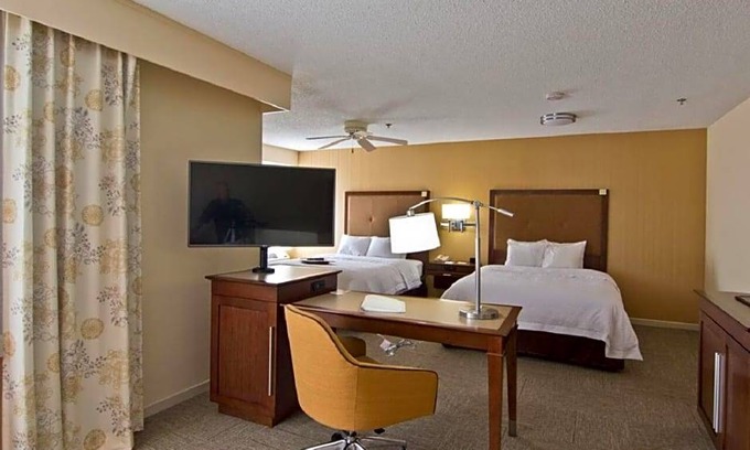 Chillicothe Hotel | 2-Star Hotel ∙ Hampton Inn & Suites Chillicothe