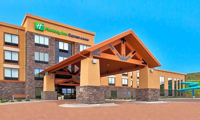 Great Falls Hotel | 2-Star Hotel ∙ Holiday Inn Express and Suites Great Falls, an IHG Hotel