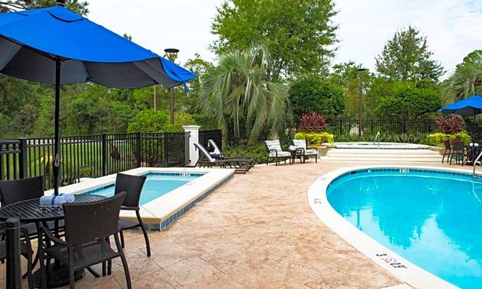 Kreole Hotel | 2-Star Hotel ∙ Holiday Inn Express Pascagoula-Moss Point, an IHG Hotel