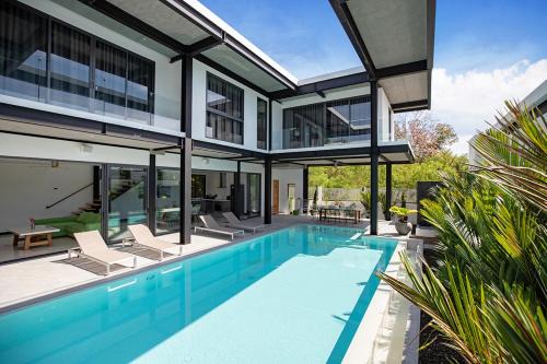 Ban Saiyuan Villa | 2-Storey Villa Sunset Garden 5 with 4BR and Salt Water Pool