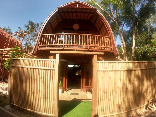 Uluwatu Ski Chalet | 2 storey wooden house in the heart of Uluwatu