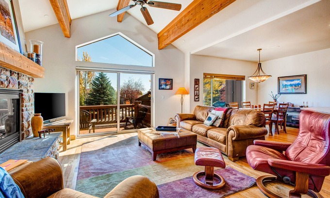 Pinebrook House | 2-story duplex in great location with private balcony, mountain views, fireplace