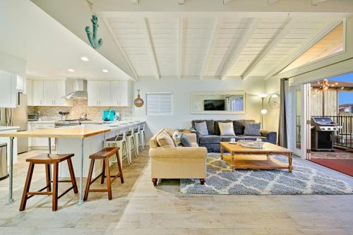 Balboa Peninsula House | 2 Story Home with Rooftop Deck next to the Bay & Beach