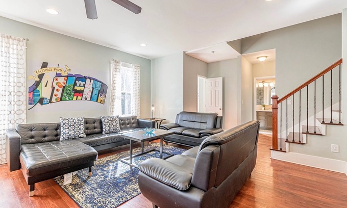 West End Apartment | 2 Story Large Apartment | 5 min to Downtown