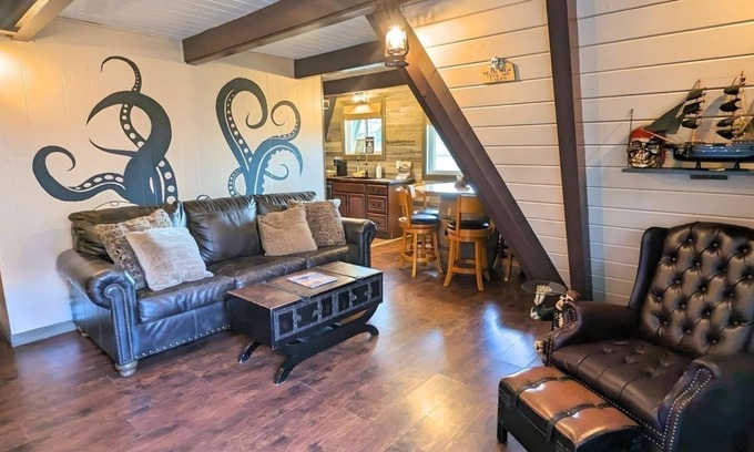 Ocean Shores Villa | 2-Story Pirate Villa Near Beach