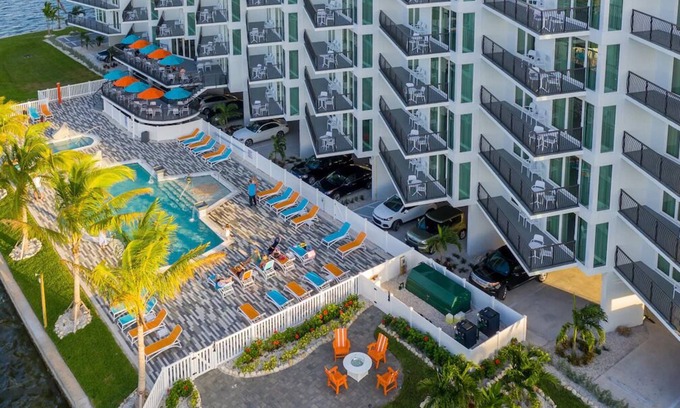 Treasure Island Hotel | 2 Stylish Resort Room with Beautiful Views, Outdoor Pool and Free Parking