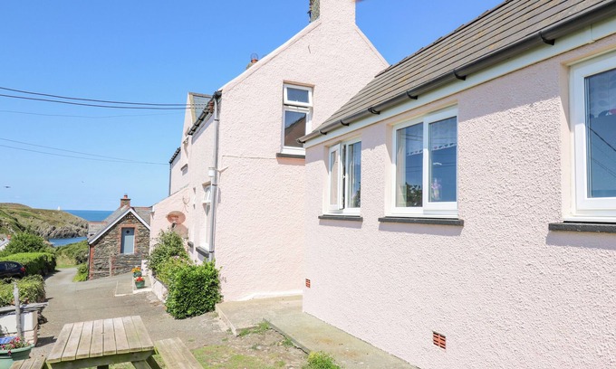 Porthgain Cottage | 2 SUNNY HILL, character holiday cottage, with a garden in St Davids