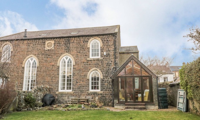 Embleton Cottage | 2 THE REFORMED CHURCH, character holiday cottage in Embleton